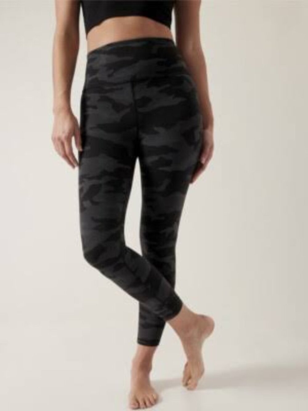 Athleta Elation Camo 7/8 Tight – size large, black gray camo